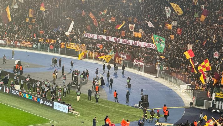 Roma-Feyenoord, la Sud espone uno striscione in olandese citando “Il Gladiatore” - immagine 1