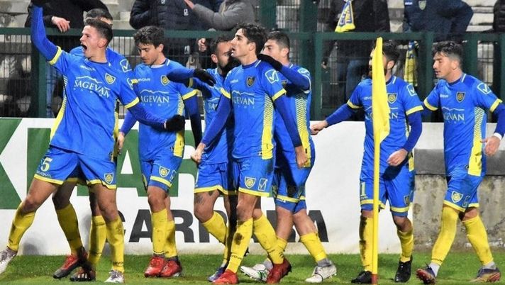 Ancora troppi contagi in Serie C, rischia di saltare il derby Carrarese-Siena di lunedì 17 Ancora troppi contagi in Serie C, rischia di saltare il derby Carrarese-Siena di lunedì 17 - immagine 1