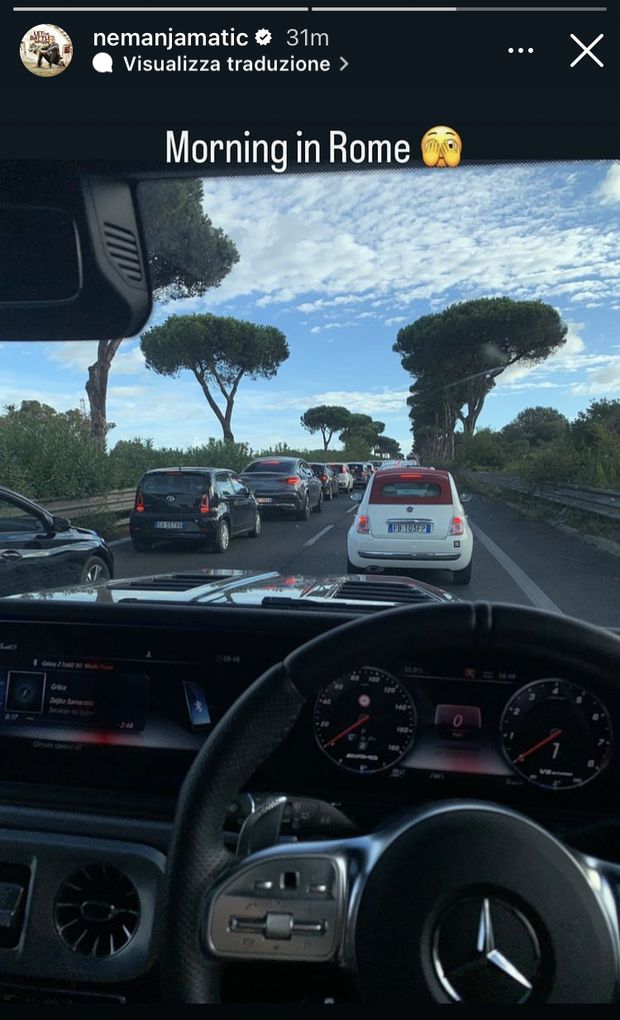 Matic bloccato nel traffico della capitale: “Morning in Rome”- immagine 2