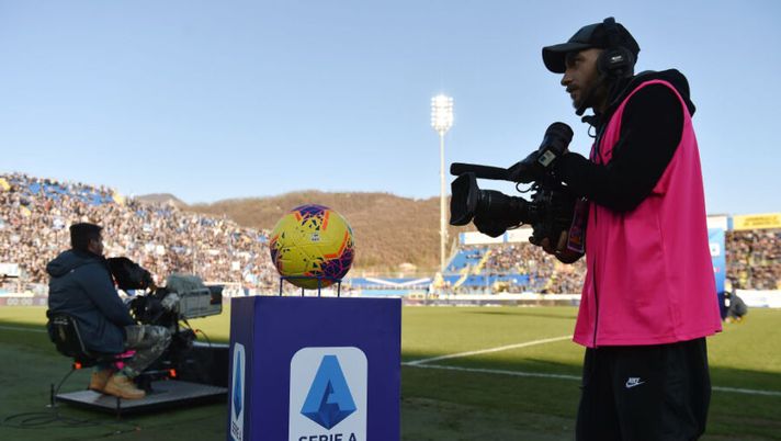 Corriere: “Covid, decreto in arrivo: la Serie A non si ferma, possibile stop ai calcetti” - immagine 1