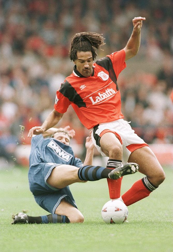 Nottingham Forest, segnava con una capigliatura alternativa: oggi è irriconoscibile..- immagine 2