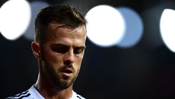 Juventus' midfielder Miralem Pjanic of Bosnia-Erzegovina looks on during the Italian Serie A football match Empoli vs Juventus on October 27, 2018 at the 'Carlo Castellani Stadium' in Empoli. (Photo by MARCO BERTORELLO / AFP) (Photo credit should read MARCO BERTORELLO/AFP/Getty Images) Juve, si ferma Pjanic: problema muscolare in nazionale, contro la Spal… - immagine 1