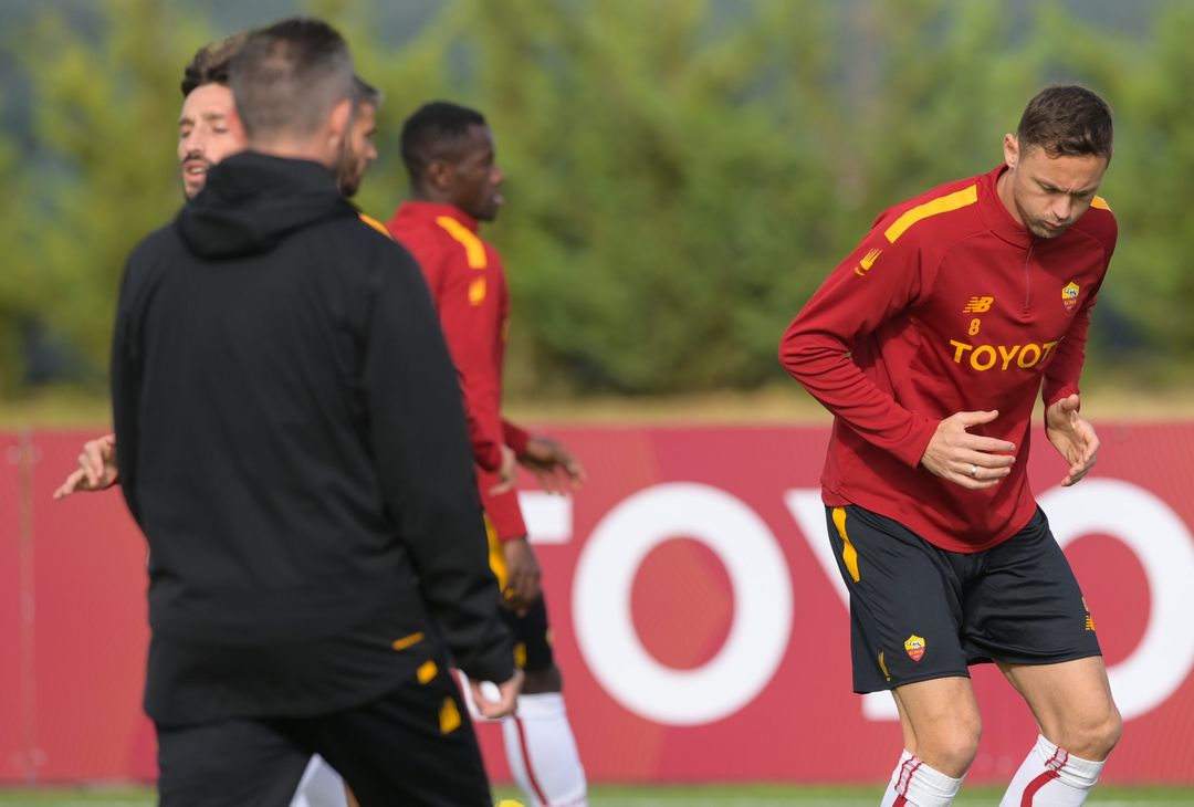 Roma, l’allenamento ad Albufeira sotto gli occhi di Mourinho e Pinto – FOTO GALLERY - immagine 16