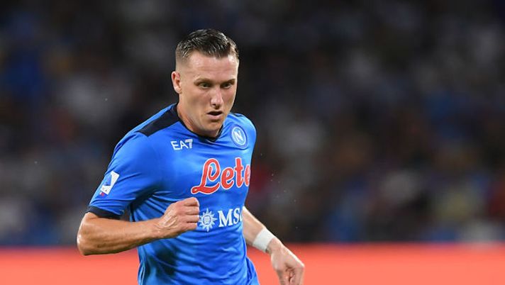 NAPLES, ITALY - AUGUST 22: Piotr Zielinski of SSC Napoli during the Serie A match between SSC Napoli v Venezia FC at Stadio Diego Armando Maradona on August 22, 2021 in Naples, Italy. (Photo by Francesco Pecoraro/Getty Images) Zielinski: “La seconda parte di stagione non alla mia altezza, mi rifarò l’anno prossimo” - immagine 1