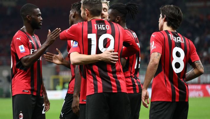 MILAN, ITALY - SEPTEMBER 22: Theo Hernandez #19 of AC Milan celebrates his goal with his team-mate Alexis Saelemaekers (back) during the Serie A match between AC Milan and Venezia FC at Stadio Giuseppe Meazza on September 22, 2021 in Milan, Italy. (Photo by Marco Luzzani/Getty Images) MILAN, ITALY - SEPTEMBER 22: Theo Hernandez #19 of AC Milan celebrates his goal with his team-mate Alexis Saelemaekers (back) during the Serie A match between AC Milan and Venezia FC at Stadio Giuseppe Meazza on September 22, 2021 in Milan, Italy. (Photo by Marco Luzzani/Getty Images)