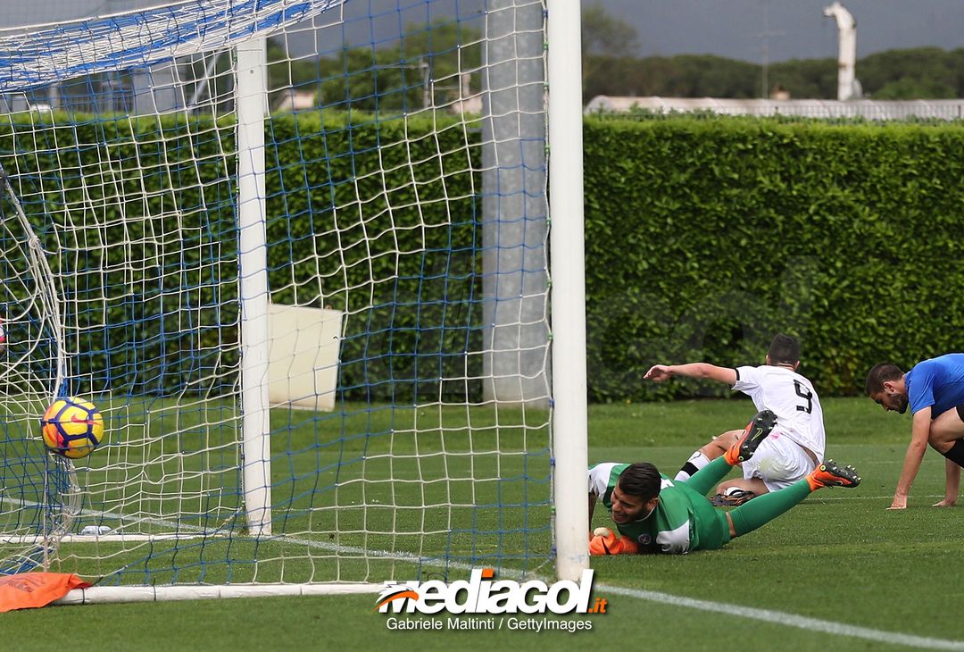  FLORENCE, ITALY - MAY 16: Kevin Cannavo' #9 of US Citta' di Palermo Calcio scores a goal during the SuperCoppa primavera 2 match between Novara U19 and US Citta di Palermo U19 at Centro Tecnico Federale di Coverciano on May 16, 2018 in Florence, Italy.  (Photo by Gabriele Maltinti/Getty Images) 
