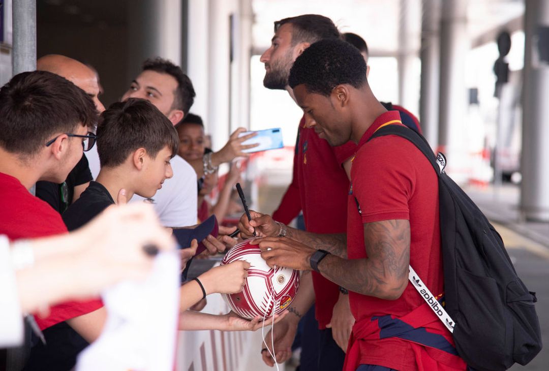 La Roma in partenza verso Firenze – FOTO GALLERY - immagine 26