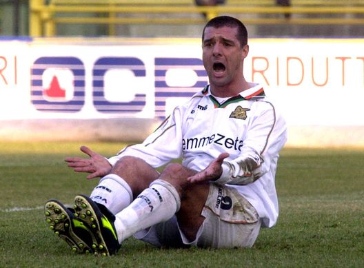 Maniero, un bomber per due bandiere: quella del Milan e quella del Brescia Maniero, un bomber per due bandiere: quella del Milan e quella del Brescia