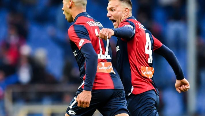 GENOA, ITALY - MAY 05: Cristian Romero of Genoa celebrates with his team-mate Domenico Criscito after scoring a goal during the Serie A match between Genoa CFC and AS Roma at Stadio Luigi Ferraris on May 5, 2019 in Genoa, Italy. (Photo by Paolo Rattini/Getty Images) Genoa, nuovo stop per Romero: costretto al cambio per infortunio - immagine 1
