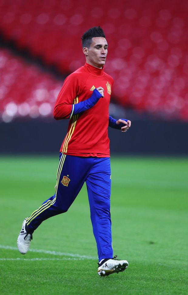 LONDON, ENGLAND - NOVEMBER 14: Jose Callejon of Spain warms up during a training session at Wembley Stadium on November 14, 2016 in London, England. (Photo by Clive Rose/Getty Images) LONDON, ENGLAND - NOVEMBER 14: Jose Callejon of Spain warms up during a training session at Wembley Stadium on November 14, 2016 in London, England. (Photo by Clive Rose/Getty Images)