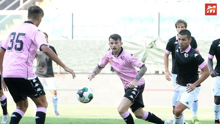 Palermo-Catanzaro 0-0: Brunori spreca dal dischetto, Carlini centra la traversa  Palermo-Catanzaro 0-0: Brunori spreca dal dischetto, Carlini centra la traversa