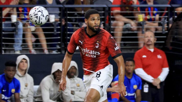 LAS VEGAS, NEVADA - AUGUST 01: Ruben Loftus-Cheek of AC Milan in action during the Pre-Season Friendly match between AC Milan and FC Barcelona at Allegiant Stadium on August 01, 2023 in Las Vegas, Nevada. (Photo by Giuseppe Cottini/AC Milan via Getty Images) Milan, amichevole coi titolari: tripletta per Loftus-Cheek e l’indicazione sul rigorista - immagine 1