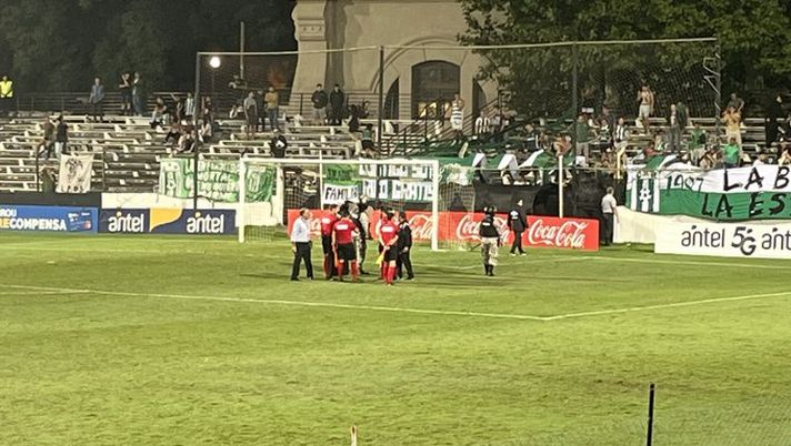 L’Uruguay sospende il campionato dopo l’aggressione ad un arbitro - immagine 1