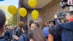 VIDEO / Julia Ituma, i palloncini in cielo e il lungo applauso delle compagne