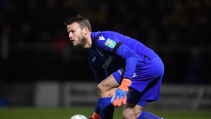 BURTON-UPON-TRENT, ENGLAND - OCTOBER 30: Luke Steele of Nottingham Forest rolls out the ball during the Carabao Cup Fourth Round match between Burton Albion and Nottingham Forest at Pirelli Stadium on October 30, 2018 in Burton-upon-Trent, England. (Photo by Laurence Griffiths/Getty Images) BURTON-UPON-TRENT, ENGLAND - OCTOBER 30: Luke Steele of Nottingham Forest rolls out the ball during the Carabao Cup Fourth Round match between Burton Albion and Nottingham Forest at Pirelli Stadium on October 30, 2018 in Burton-upon-Trent, England. (Photo by Laurence Griffiths/Getty Images)
