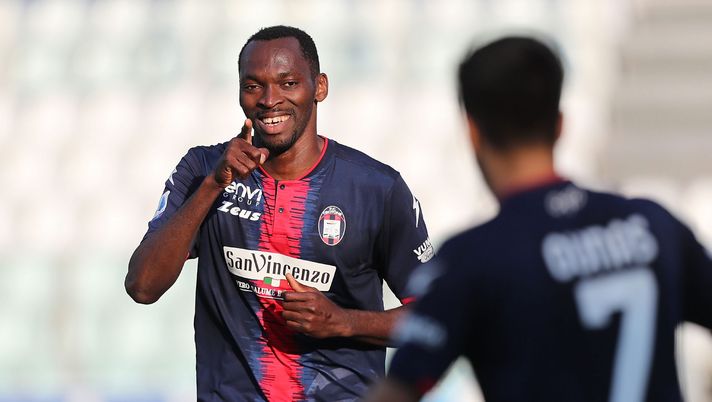 Serie A, Parma-Crotone 3-4: la doppietta di Simy regala i 3 punti ai rossoblu - immagine 1