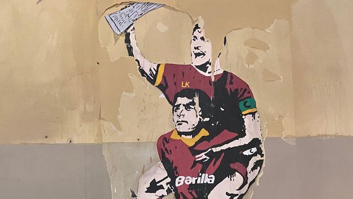 Roma, sfregiato il murale di Pellegrini e Di Bartolomei a Testaccio Roma, sfregiato il murale di Pellegrini e Di Bartolomei a Testaccio - immagine 1