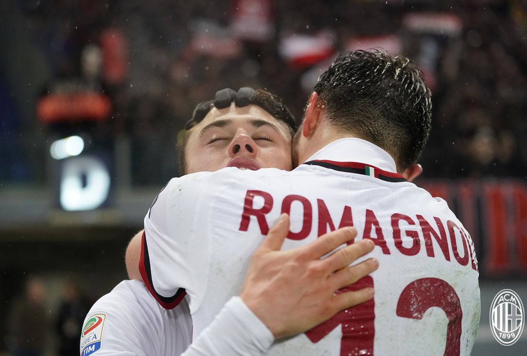  Davide Calabria e Alessio Romagnoli esultano in Roma-Milan (credits: acmilan.com)  