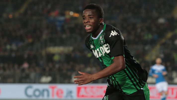 BRESCIA, ITALY - DECEMBER 18: Hamed Junior Traore of US Sassuolo celebrates after scoring the opening goal during the Serie A match between Brescia Calcio and US Sassuolo at Stadio Mario Rigamonti on December 18, 2019 in Brescia, Italy. (Photo by Emilio Andreoli/Getty Images) Kulusevski, Candreva, Castrovilli, Traorè e il tridente Juve: le ultime novità - immagine 1