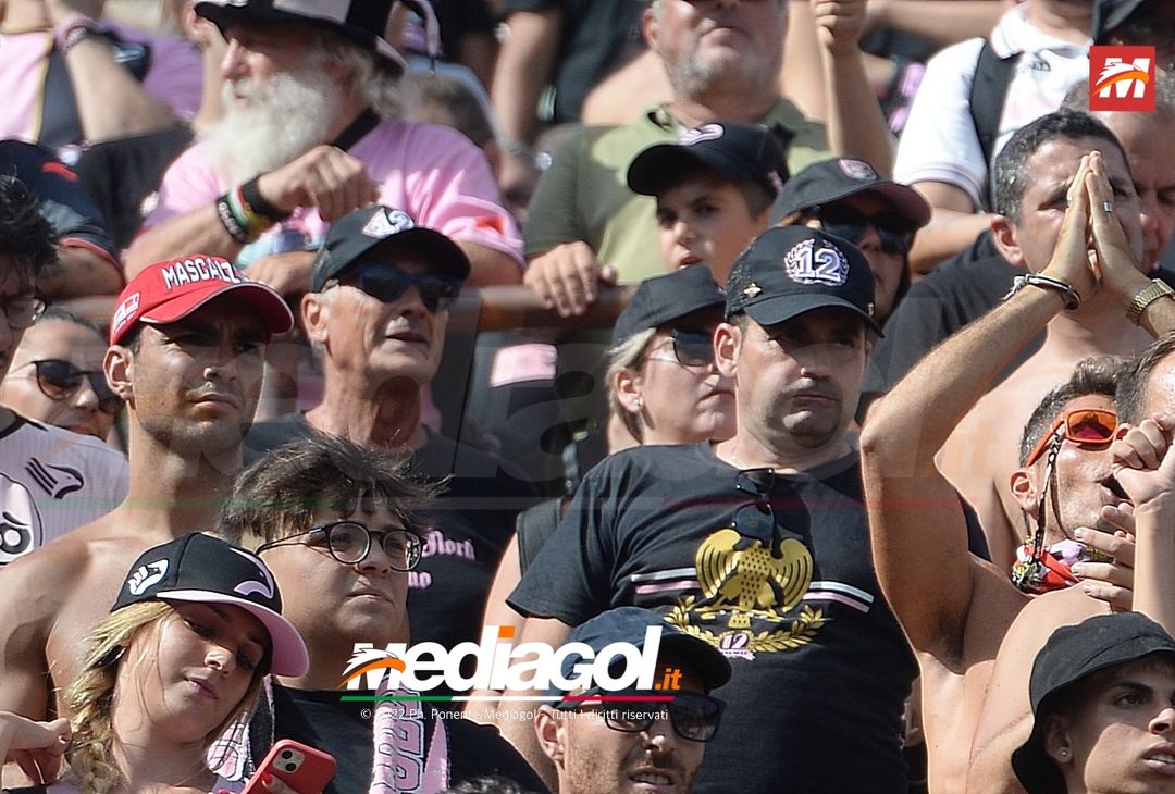 FOTOTIFO, Reggina-Palermo 3-0: i tifosi allo stadio “Oreste Granillo” (Gallery) - immagine 42