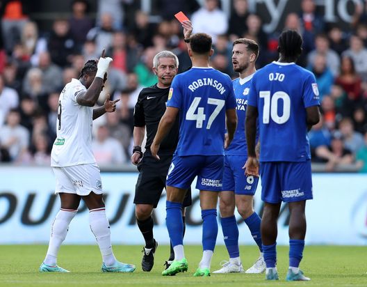 (Photo by Ryan Hiscott/Getty Images) Derby del Galles: Callum Robinson espulso dopo sei minuti, un “momento di follia”- immagine 2