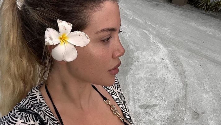 Wanda Nara, ennesimo scatto bollente: forme da urlo in primissimo piano - immagine 1