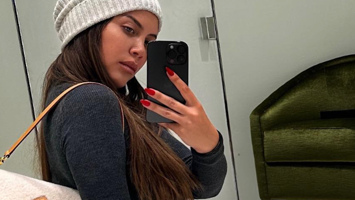 Wanda non teme il freddo. La Nara scalda i social con una foto hot: lato B super Wanda non teme il freddo. La Nara scalda i social con una foto hot: lato B super - immagine 1