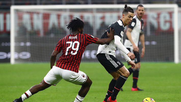 MILAN, ITALY - FEBRUARY 13:  Cristiano Ronaldo (E) of Juventus competes for the ball with Franck Kessie (L) of AC Milan during the Coppa Italia Semi Final match between AC Milan and Juventus at Stadio Giuseppe Meazza on February 13, 2020 in Milan, Italy.  (Photo by Marco Luzzani/Getty Images)  MILAN, ITALY - FEBRUARY 13:  Cristiano Ronaldo (E) of Juventus competes for the ball with Franck Kessie (L) of AC Milan during the Coppa Italia Semi Final match between AC Milan and Juventus at Stadio Giuseppe Meazza on February 13, 2020 in Milan, Italy.  (Photo by Marco Luzzani/Getty Images)