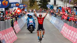 Giro d’Italia, Caruso fuga pazzesca e successo clamoroso. Bernal vede Milano