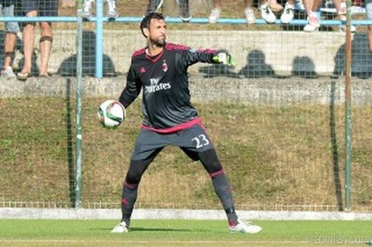 Diego Lopez, estremo difensore rossonero, fonte foto acmilan.com Diego Lopez, estremo difensore rossonero, fonte foto acmilan.com