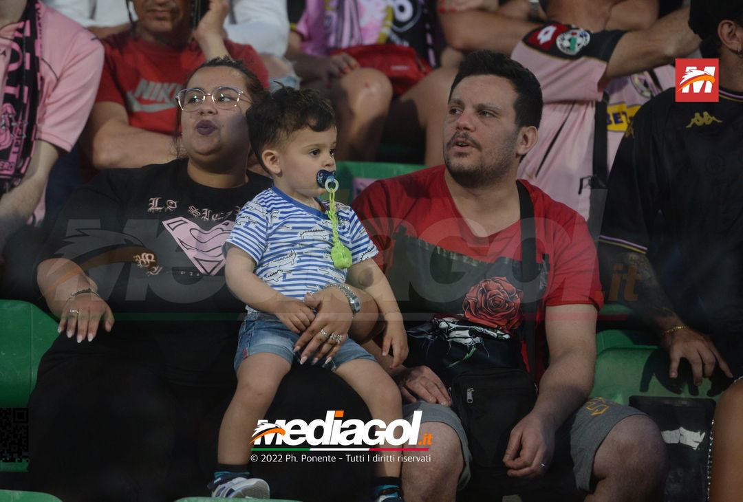 Fototifo, i tifosi allo stadio per Palermo-Feralpisaló 1-0 (gallery) - immagine 199