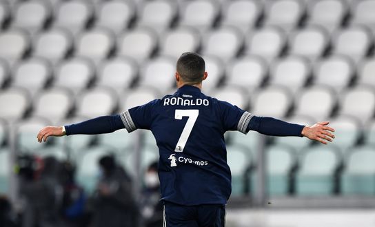 Cristiano Ronaldo esulta dopo il gol messo a segno contro il Sassuolo Cristiano Ronaldo esulta dopo il gol messo a segno contro il Sassuolo