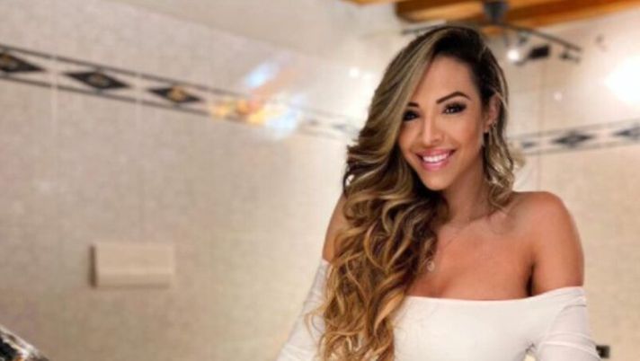 Premier League, il calciatore “misterioso” ammette la paternità della figlia di Jacqueline Pinheiro Premier League, il calciatore “misterioso” ammette la paternità della figlia di Jacqueline Pinheiro - immagine 1