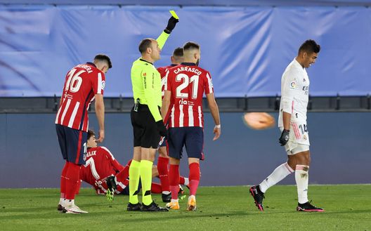 L'ammonizione di Casemiro nel derby (Photo by Angel Martinez/Getty Images) L'ammonizione di Casemiro nel derby (Photo by Angel Martinez/Getty Images)