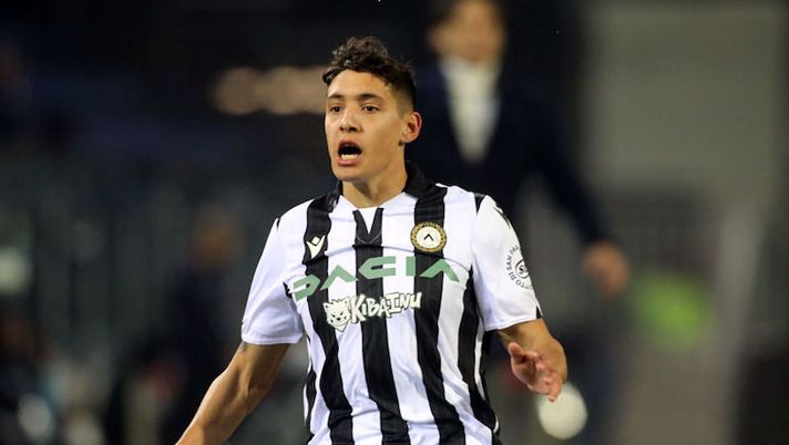 CAGLIARI, ITALY - DECEMBER 18: Nahuel Molina of Udinese reactsduring the Serie A match between Cagliari Calcio and Udinese Calcio at Sardegna Arena on December 18, 2021 in Cagliari, Italy. (Photo by Enrico Locci/Getty Images) Udinese, Molina bocciato con un 5 in pagella: ecco la spiegazione di Fantacalcio.it al voto - immagine 1