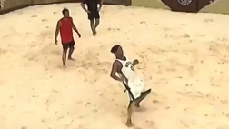 VIDEO / Ronaldinho e la rovesciata da campione al reality show in Turchia