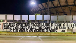 Palermo, nuovo striscione ultras al “Renzo Barbera”: “La verità è che siamo su scherzi a parte”
