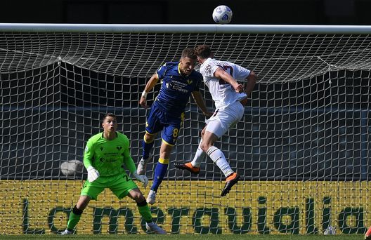 VERONA, ITALY - MAY 09: Mergim Vojvoda of Torino FC scores the opening goal during the Serie A match between Hellas Verona FC and Torino FC at Stadio Marcantonio Bentegodi on May 09, 2021 in Verona, Italy. Sporting stadiums around Italy remain under strict restrictions due to the Coronavirus Pandemic as Government social distancing laws prohibit fans inside venues resulting in games being played behind closed doors. (Photo by Alessandro Sabattini/Getty Images) VERONA, ITALY - MAY 09: Mergim Vojvoda of Torino FC scores the opening goal during the Serie A match between Hellas Verona FC and Torino FC at Stadio Marcantonio Bentegodi on May 09, 2021 in Verona, Italy. Sporting stadiums around Italy remain under strict restrictions due to the Coronavirus Pandemic as Government social distancing laws prohibit fans inside venues resulting in games being played behind closed doors. (Photo by Alessandro Sabattini/Getty Images)