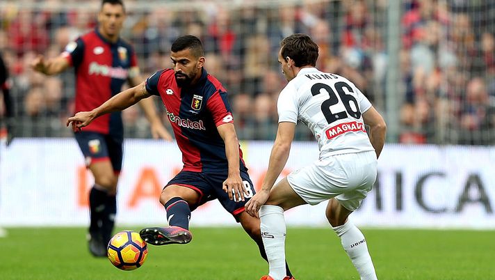 GENOA, ITALY - NOVEMBER 06: Thomas Rincon of Genoa CFC battles for the ball with Sven Kums of Udinese Calcio during the Serie A match between Genoa CFC and Udinese Calcio at Stadio Luigi Ferraris on November 6, 2016 in Genoa, Italy.  (Photo by Gabriele Maltinti/Getty Images)  GENOA, ITALY - NOVEMBER 06: Thomas Rincon of Genoa CFC battles for the ball with Sven Kums of Udinese Calcio during the Serie A match between Genoa CFC and Udinese Calcio at Stadio Luigi Ferraris on November 6, 2016 in Genoa, Italy.  (Photo by Gabriele Maltinti/Getty Images)