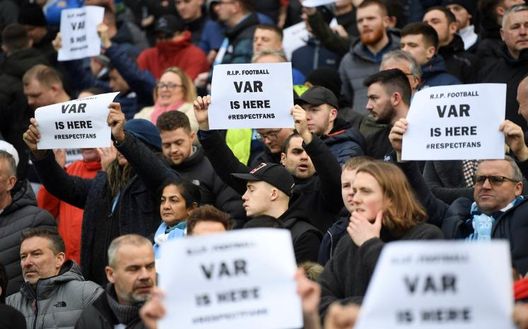 Var i tifosi inglesi non dimenticano e non perdonano Var i tifosi inglesi non dimenticano e non perdonano
