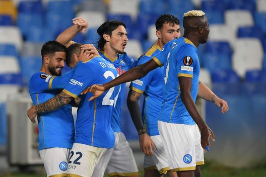 NAPLES, ITALY - OCTOBER 21: Lorenzo Insigne of SSC Napoli celebrates with team mate Giovanni Di Lorenzo after scoring their sides first goal during the UEFA Europa League group C match between SSC Napoli and Legia Warszawa at Stadio Diego Armando Maradona on October 21, 2021 in Naples, Italy. (Photo by Francesco Pecoraro/Getty Images) NAPLES, ITALY - OCTOBER 21: Lorenzo Insigne of SSC Napoli celebrates with team mate Giovanni Di Lorenzo after scoring their sides first goal during the UEFA Europa League group C match between SSC Napoli and Legia Warszawa at Stadio Diego Armando Maradona on October 21, 2021 in Naples, Italy. (Photo by Francesco Pecoraro/Getty Images)