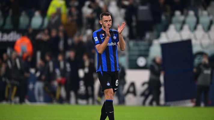 Inter, riflessioni sulla difesa: Acerbi, 3 problemi. Rinnovo De Vrij? Dipende da… - immagine 1