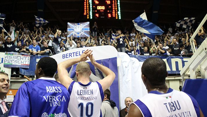 CANTU, ITALY - DECEMBER 06: Mapooro Cantu celebras the winning of the 2012-2013 Turkish Airlines Euroleague Regular Season Game Day 9 between Mapooro Cantu v Real Madrid at Pala Desio on December 6, 2012 in Cantu, Italy. (Photo by Roberto Finizio/Euroleague Basketball via Getty Images) CANTU, ITALY - DECEMBER 06: Mapooro Cantu celebras the winning of the 2012-2013 Turkish Airlines Euroleague Regular Season Game Day 9 between Mapooro Cantu v Real Madrid at Pala Desio on December 6, 2012 in Cantu, Italy. (Photo by Roberto Finizio/Euroleague Basketball via Getty Images)