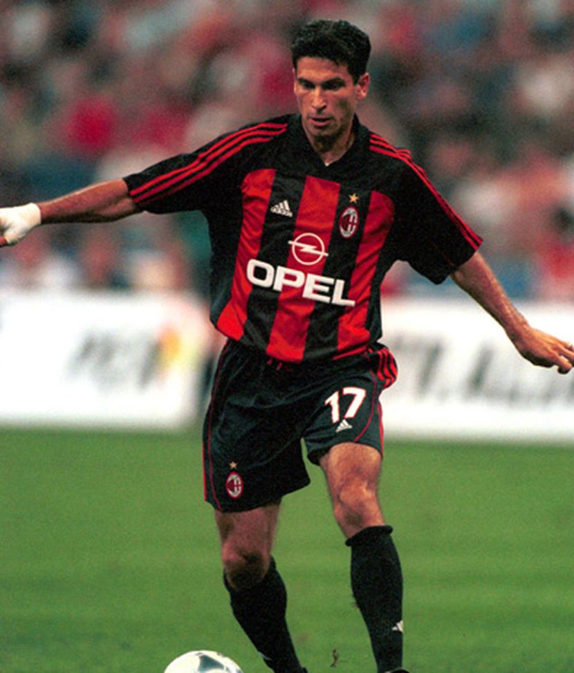 1 Aug 2000: Drazen Brncic of AC Milan in action during the Coppa Del Centenario preseason match between AC Milan and Real Madrid at the San Siro Stadium, Milan, Italy. Mandatory Credit: Grazia Neri/ALLSPORT 1 Aug 2000: Drazen Brncic of AC Milan in action during the Coppa Del Centenario preseason match between AC Milan and Real Madrid at the San Siro Stadium, Milan, Italy. Mandatory Credit: Grazia Neri/ALLSPORT