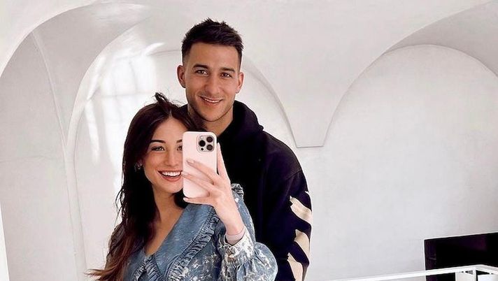 La compagna di Musso smentisce: “Non ho un profilo su Tinder, solo fake news. Sono…”  La compagna di Musso smentisce: “Non ho un profilo su Tinder, solo fake news. Sono…” - immagine 1