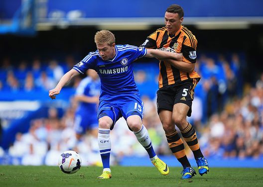 LONDON, ENGLAND - AUGUST 18:  Kevin De Bruyne of Chelsea is challenged by James Chester of Hull City during the Barclays Premier League match between Chelsea and Hull City at Stamford Bridge on August 18, 2013 in London, England.  (Photo by Richard Heathcote/Getty Images) 