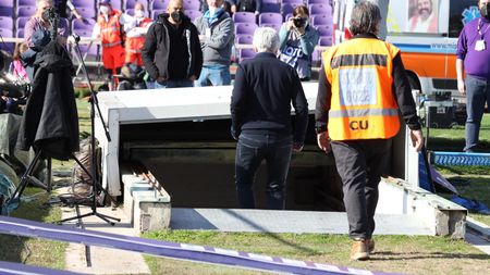 GERMOGLI PH: 20 FEBBRAIO 2022 FIRENZE STADIO ARTEMIO FRANCHI SERIE A FIORENTINA VS ATALANTA NELLA FOTO ESPULSIONE GASPERINI GERMOGLI PH: 20 FEBBRAIO 2022 FIRENZE STADIO ARTEMIO FRANCHI SERIE A FIORENTINA VS ATALANTA NELLA FOTO ESPULSIONE GASPERINI