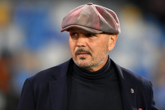 NAPLES, ITALY - OCTOBER 28: Sinisa Mihajlovic Bologna FC coach during the Serie A match between SSC Napoli and Bologna FC at Stadio Diego Armando Maradona on October 28, 2021 in Naples, Italy. (Photo by Francesco Pecoraro/Getty Images) NAPLES, ITALY - OCTOBER 28: Sinisa Mihajlovic Bologna FC coach during the Serie A match between SSC Napoli and Bologna FC at Stadio Diego Armando Maradona on October 28, 2021 in Naples, Italy. (Photo by Francesco Pecoraro/Getty Images)