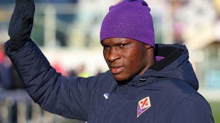 FLORENCE, ITALY - DECEMBER 17: Khouma Babacar of ACF Fiorentina gestures during the Serie A match betweenACF Fiorentina and Genoa CFC at Stadio Artemio Franchi on December 17, 2017 in Florence, Italy. (Photo by Gabriele Maltinti/Getty Images) FLORENCE, ITALY - DECEMBER 17: Khouma Babacar of ACF Fiorentina gestures during the Serie A match betweenACF Fiorentina and Genoa CFC at Stadio Artemio Franchi on December 17, 2017 in Florence, Italy. (Photo by Gabriele Maltinti/Getty Images)