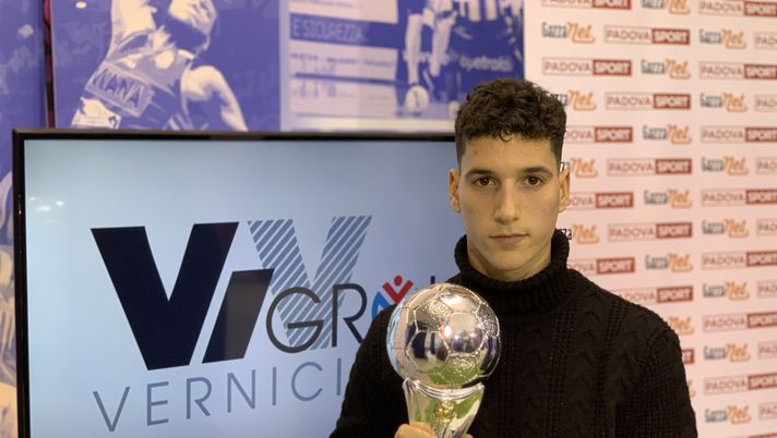 Speciale Dilettanti, guarda la puntata in diretta. Premiato De Leo come miglior under del 2020 Speciale Dilettanti, guarda la puntata in diretta. Premiato De Leo come miglior under del 2020